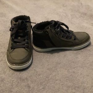 Day Five Boys High Top Sneakers. Sz 2